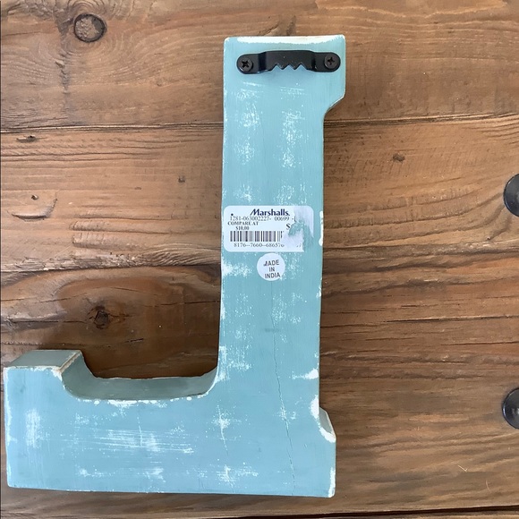 Letter “L” distressed finish ❤️❤️❤️❤️ - Picture 4 of 6